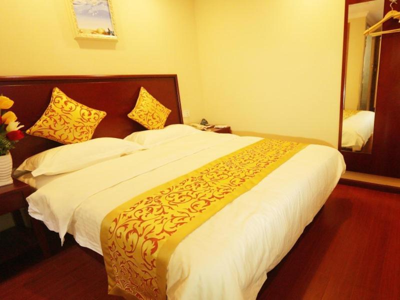 Greentree Inn Zhejiang Jiaxing West Zhongshan Road Vintage Car Building Express Hotel Exteriér fotografie
