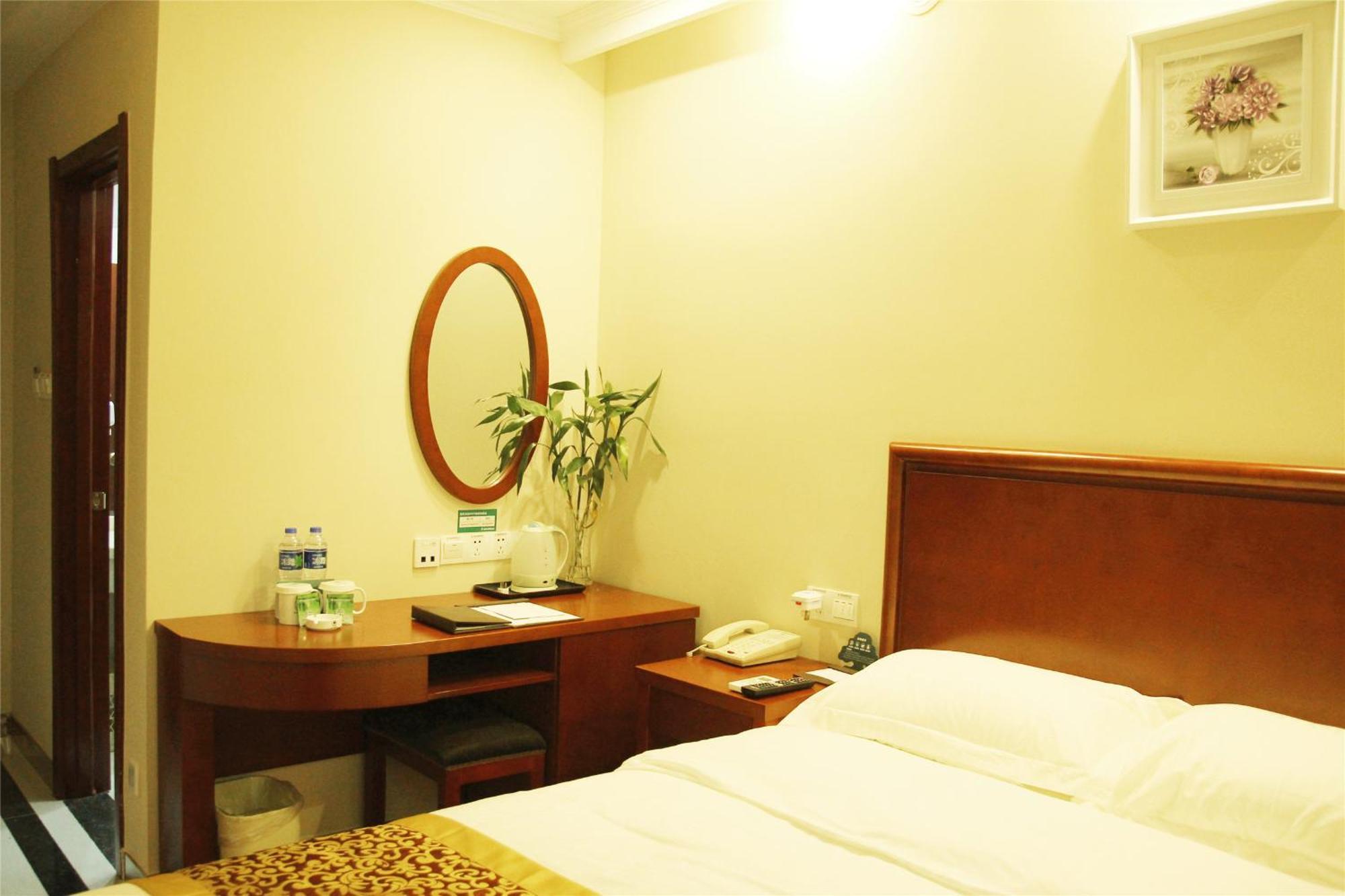 Greentree Inn Zhejiang Jiaxing West Zhongshan Road Vintage Car Building Express Hotel Exteriér fotografie