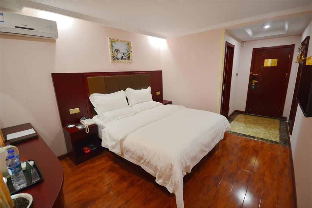 Greentree Inn Zhejiang Jiaxing West Zhongshan Road Vintage Car Building Express Hotel Exteriér fotografie